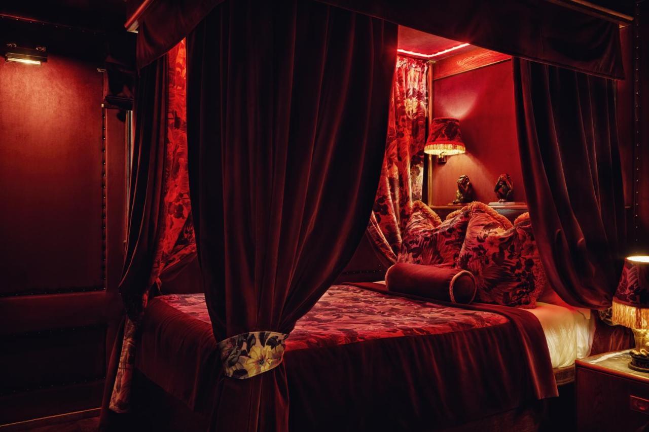 House Of Gods Royal Mile Hotel EDI Buitenkant foto