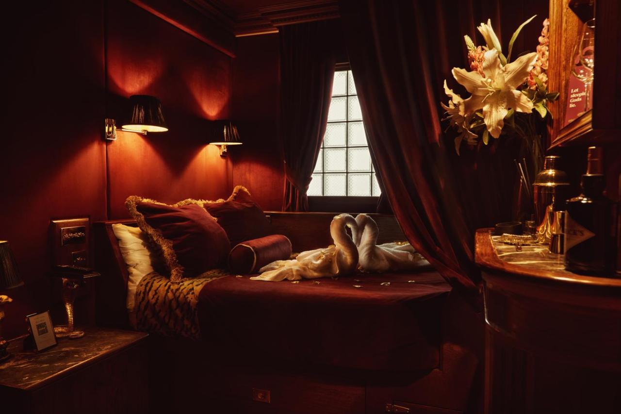 House Of Gods Royal Mile Hotel EDI Buitenkant foto